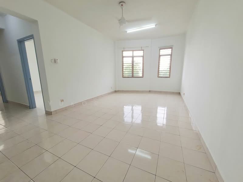 Pangsapuri untuk Dijual di Seri Ixora Apartment - Syukor Hartanah - Living Room - PropertyGuru.com.my