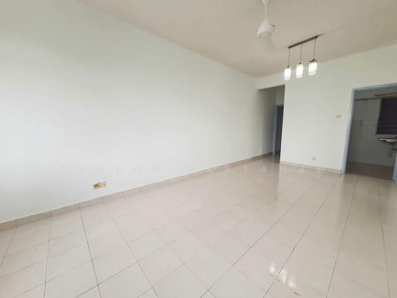 Pangsapuri untuk Dijual di Seri Ixora Apartment - Syukor Hartanah - Living Room - PropertyGuru.com.my