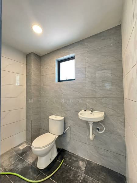 Kilang untuk Dijual di Taman Perindustrian Cemerlang (Ulu Tiram) - Melinda Ee - Bathroom - PropertyGuru.com.my