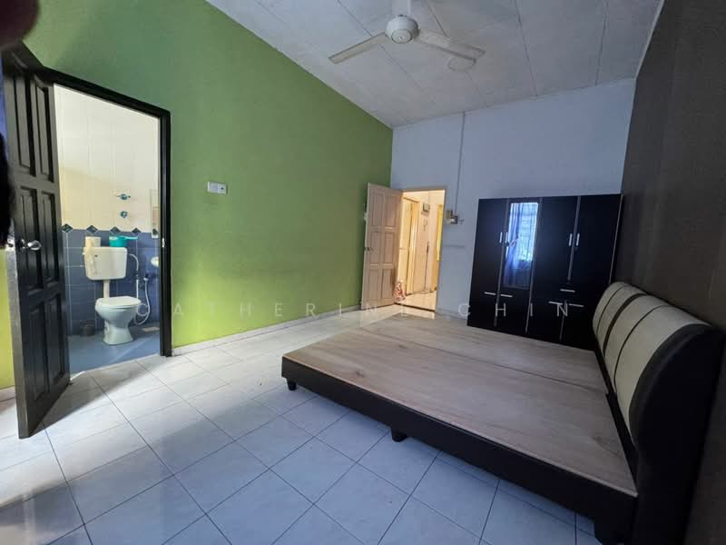 2-storey Terraced House for Sale in Ipoh (Perak) - Catherine Chin - Bedroom - PropertyGuru.com.my