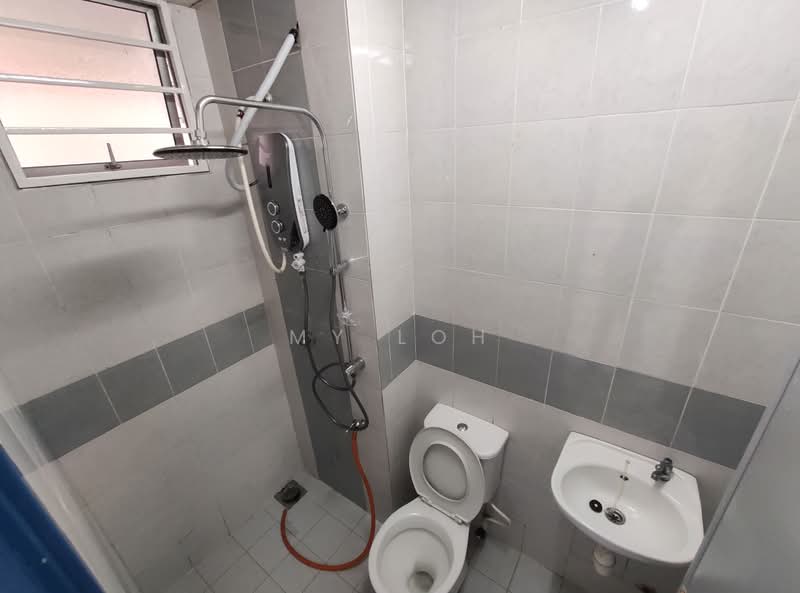 Apartment for Sale at 162 Residency - MY Loh - Bathroom - PropertyGuru.com.my