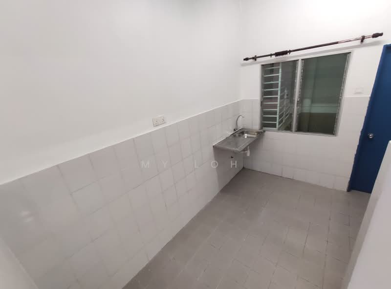 Apartment for Sale at 162 Residency - MY Loh - Kitchen - PropertyGuru.com.my