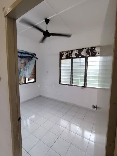 Flat for Rent at Flat Taman Perling - Kay Ng - PropertyGuru.com.my