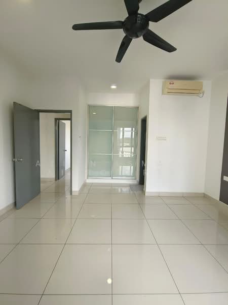 Service Residence for Sale at Pangsapuri Tanah Emas (Golden Sands) - Azlan Ismail aiproperty - Interior - PropertyGuru.com.my