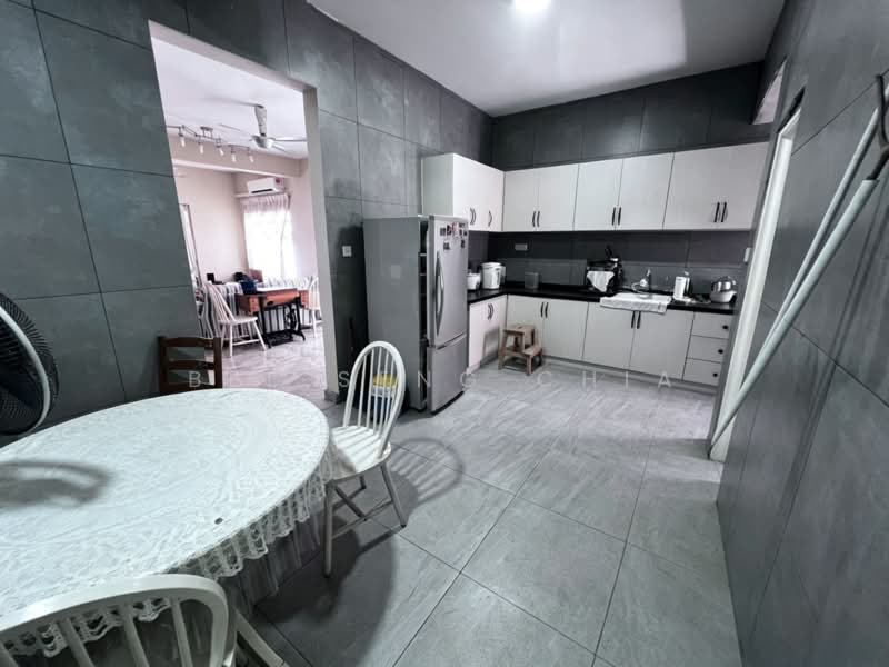 2-storey Terraced House for Sale in Taman Kelana Idaman (Ara Damansara) - Bee Seng Chia - Kitchen - PropertyGuru.com.my