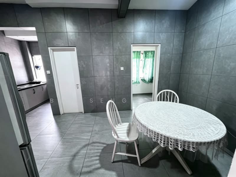 2-storey Terraced House for Sale in Taman Kelana Idaman (Ara Damansara) - Bee Seng Chia - Kitchen - PropertyGuru.com.my