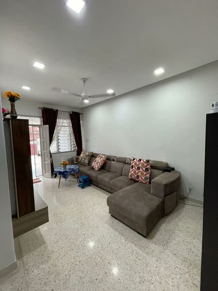 1-storey Terraced House for Sale in Taman Perling (Perling) - Melinda Ee - Living Room - PropertyGuru.com.my
