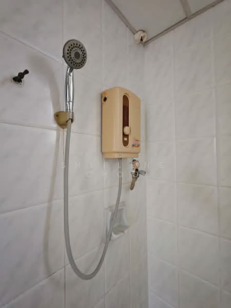 Condominium for Rent at Marina Bay Condominium - Sherlene Choo - Bathroom - PropertyGuru.com.my
