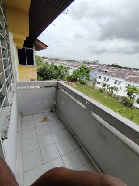 Flat for Rent at Flat Taman Perling - Jasz Ong - Balcony - PropertyGuru.com.my