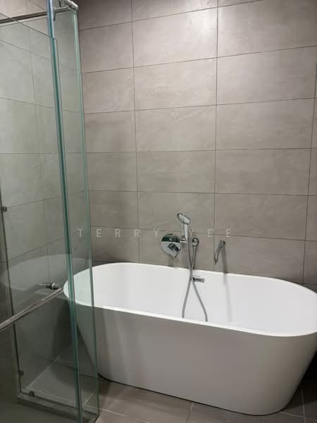 Servis Apartment untuk Disewa di Dorsett Waterfront Subang - Terry Yee - Bathroom - PropertyGuru.com.my