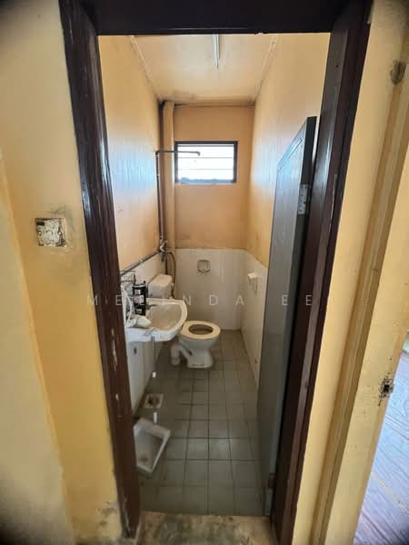 Rumah Teres 2 Tingkat untuk Dijual di Taman Perling (Perling) - Melinda Ee - Bathroom - PropertyGuru.com.my