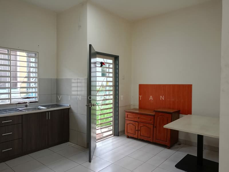 Rumah Teres untuk Disewa di Rawang (Selangor) - Vincent Tan - Kitchen - PropertyGuru.com.my