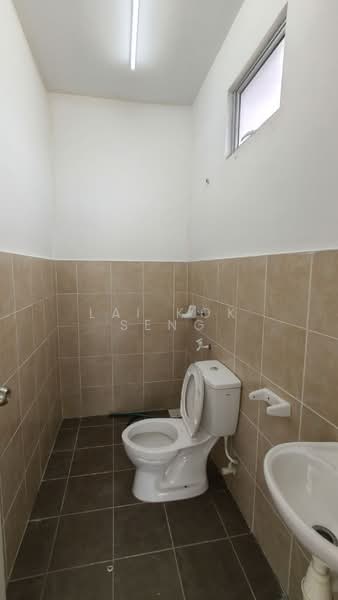 2.5-storey Terraced House for Sale in Senai (Kulai) - Lai Kok Seng - Bathroom - PropertyGuru.com.my