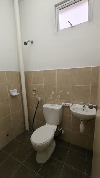2.5-storey Terraced House for Sale in Senai (Kulai) - Lai Kok Seng - Bathroom - PropertyGuru.com.my