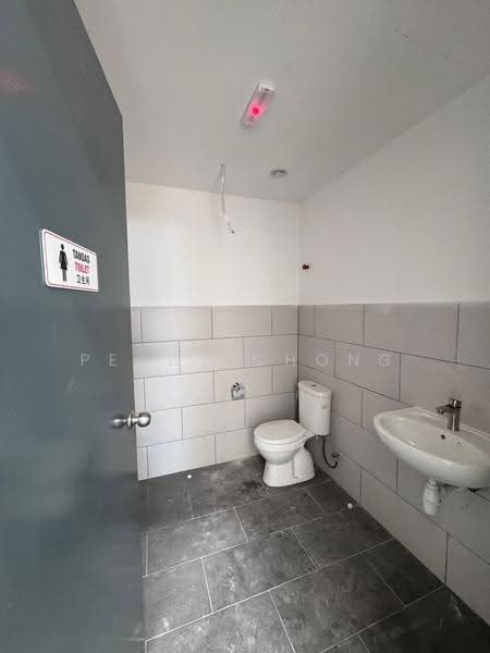 Semi-D Factory for Rent in NCT Smart Industrial Park (Sepang) - Peggy Chong - Bathroom - PropertyGuru.com.my