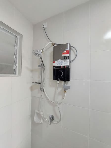 Apartment for Sale at Seri Warisan - Mohd Aizat Saiful Bahri - Bathroom - PropertyGuru.com.my