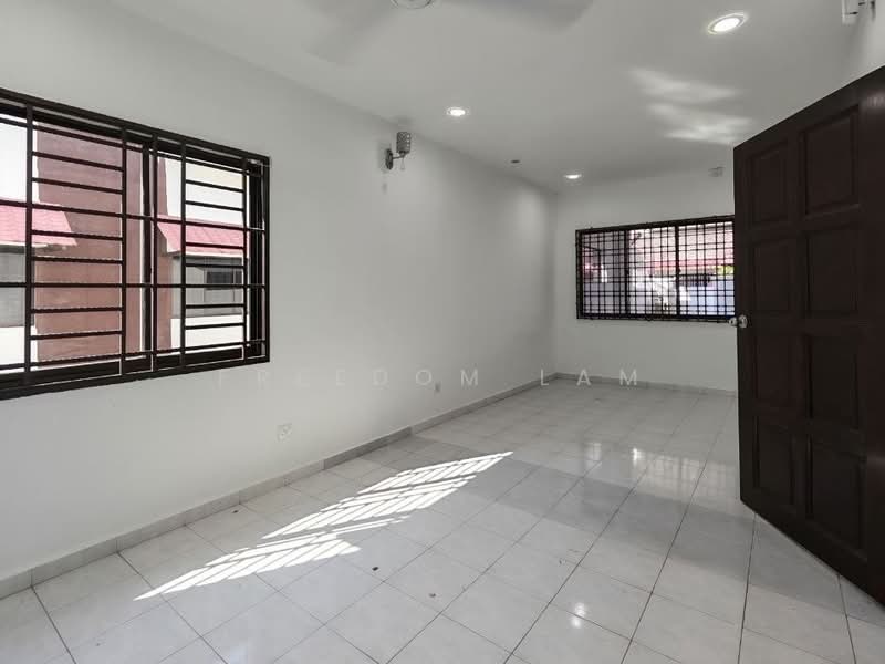 Rumah Teres 1-Tingkat untuk Dijual di Skudai (Johor) - Freedom Lam - Bedroom - PropertyGuru.com.my
