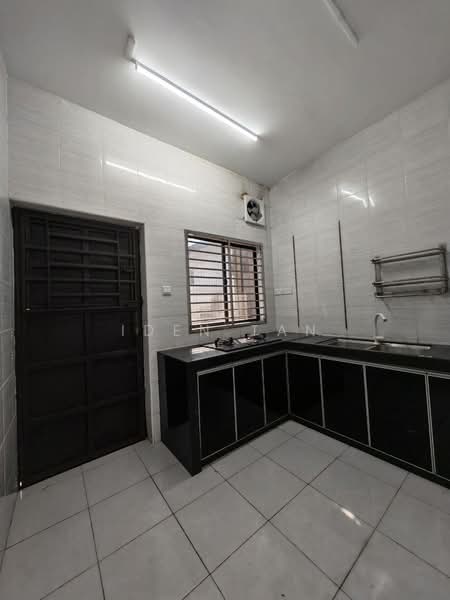 Rumah Teres 1 Tingkat untuk Dijual di Skudai (Johor) - Iden Tan - Kitchen - PropertyGuru.com.my