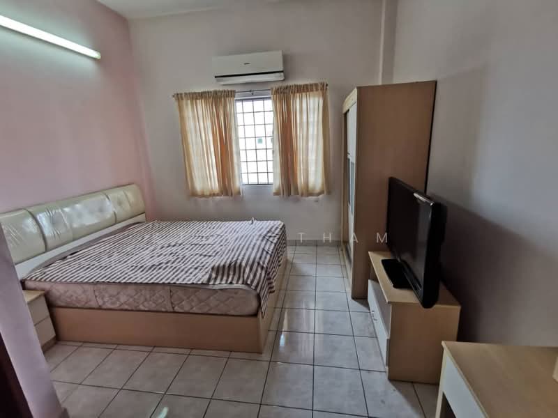 Pangsapuri untuk Dijual di Pangsapuri Lotus (Teratai) - Steve Tham - Bedroom - PropertyGuru.com.my