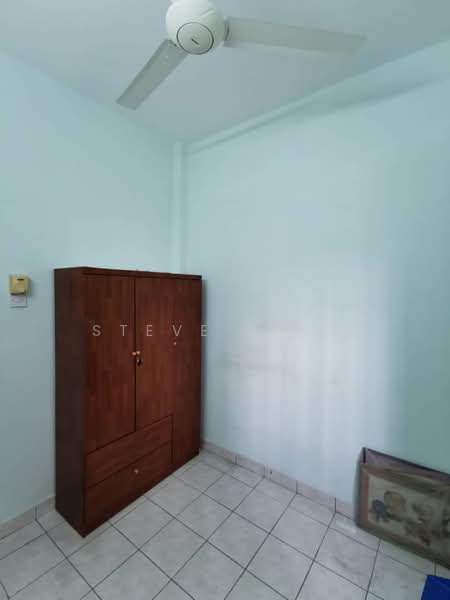 Pangsapuri untuk Dijual di Pangsapuri Lotus (Teratai) - Steve Tham - Bedroom - PropertyGuru.com.my