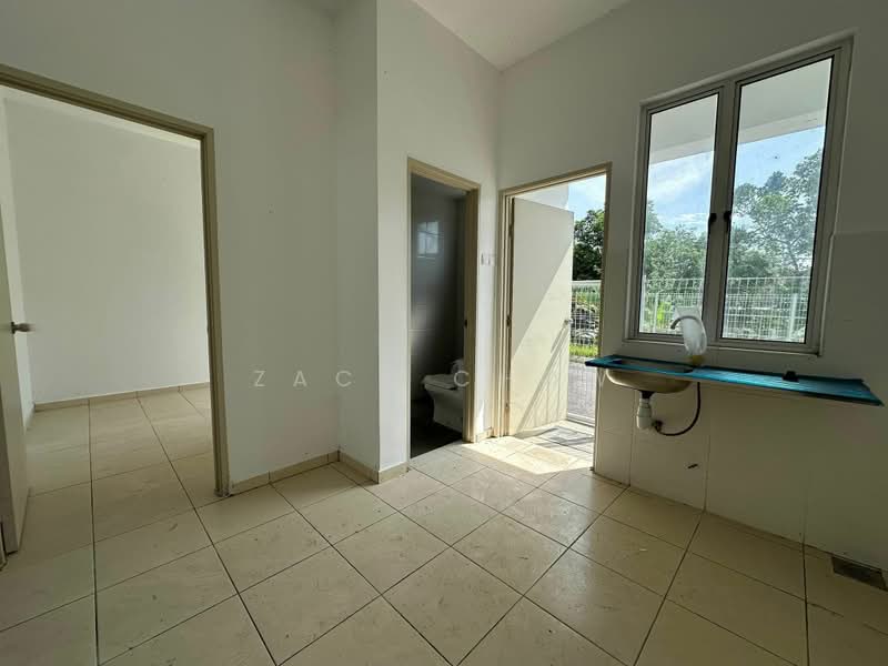 Rumah Teres 2 Tingkat untuk Dijual di Bandar Seri Alam (Masai) - Zack Chow - Bathroom - PropertyGuru.com.my