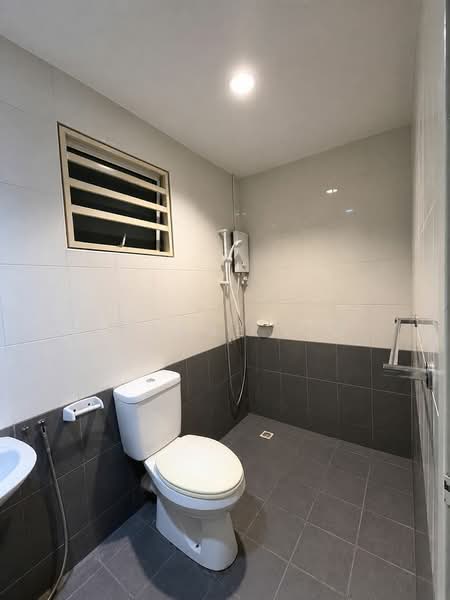 Servis Apartment untuk Disewa di Birch Regency @ Penang Times Square - Joanne Liw - Bathroom - PropertyGuru.com.my