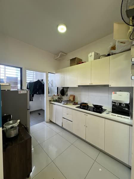 Kondominium untuk Disewa di The Greens @ Subang West - Alex Seow - Kitchen - PropertyGuru.com.my