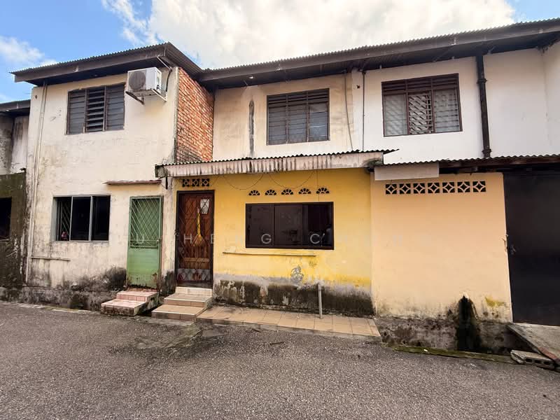 Rumah Teres 2 Tingkat untuk Dijual di Taman Johor Jaya (Johor Bahru) - Fu Heng Chong - Exterior - PropertyGuru.com.my