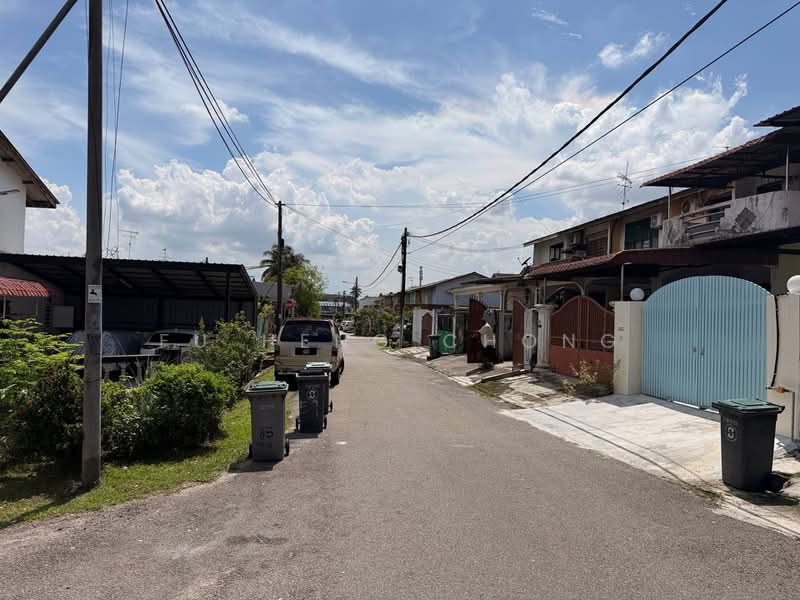 Rumah Teres 2 Tingkat untuk Dijual di Taman Johor Jaya (Johor Bahru) - Fu Heng Chong - Exterior - PropertyGuru.com.my
