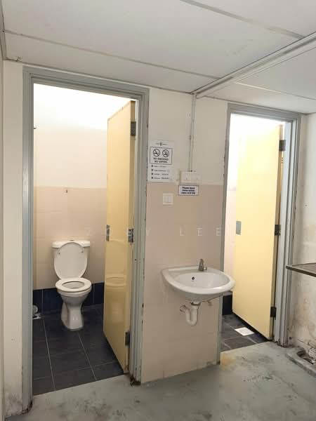 Kedai untuk Dijual di Taman Ungku Tun Aminah (Skudai) - Zoey Lee - Bathroom - PropertyGuru.com.my