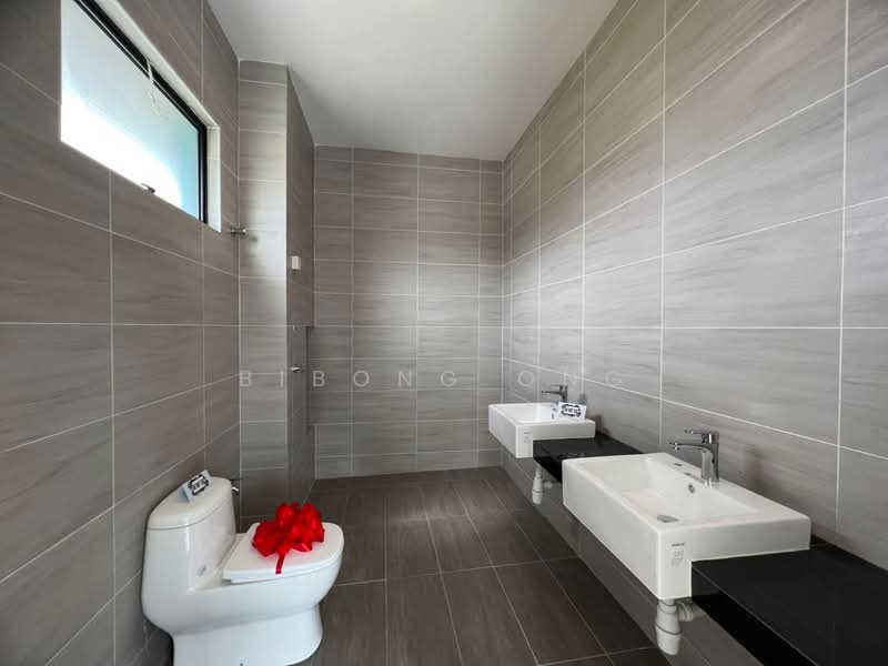 Rumah Teres 2 Tingkat untuk Dijual di Bemban (Melaka) - Bibong Ong - Bathroom - PropertyGuru.com.my