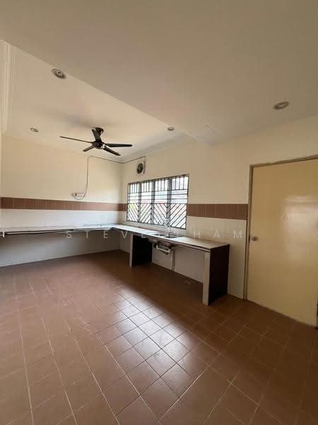 Rumah Berkembar untuk Disewa di Bandar Putra Permai (Seri Kembangan) - Steve Tham - Kitchen - PropertyGuru.com.my