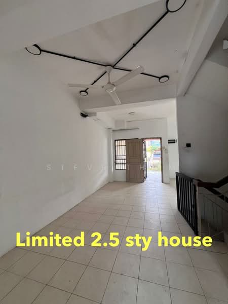 2.5-storey Terraced House for Sale in Bandar Putra Permai (Seri Kembangan) - Steve Tham - Interior - PropertyGuru.com.my