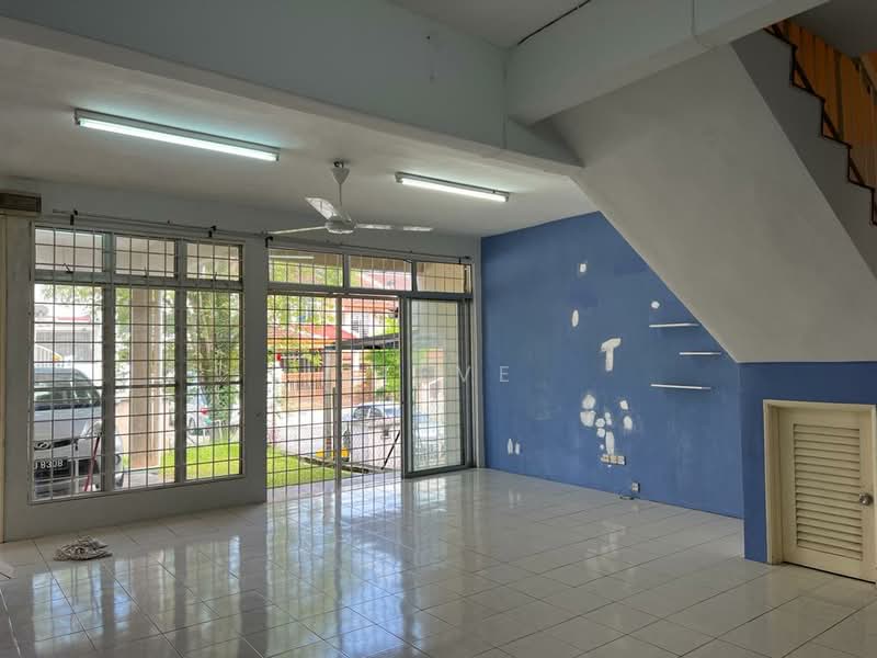 2-storey Terraced House for Sale in Taman Puncak Jalil (Seri Kembangan) - Steve Tham - Living Room - PropertyGuru.com.my