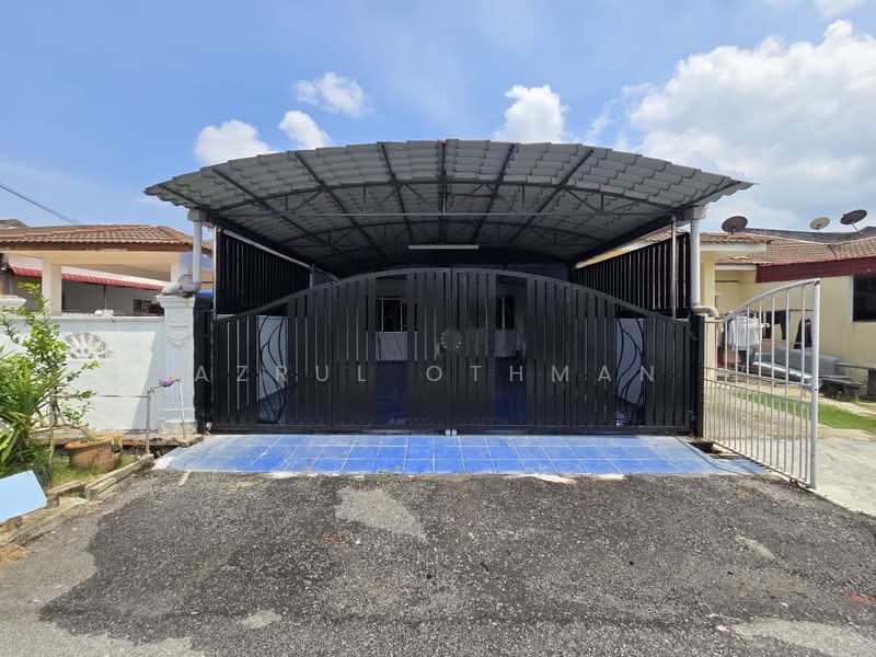 1-storey Terraced House for Sale in Taman College Heights (Sikamat) - Azrul Othman - Exterior - PropertyGuru.com.my