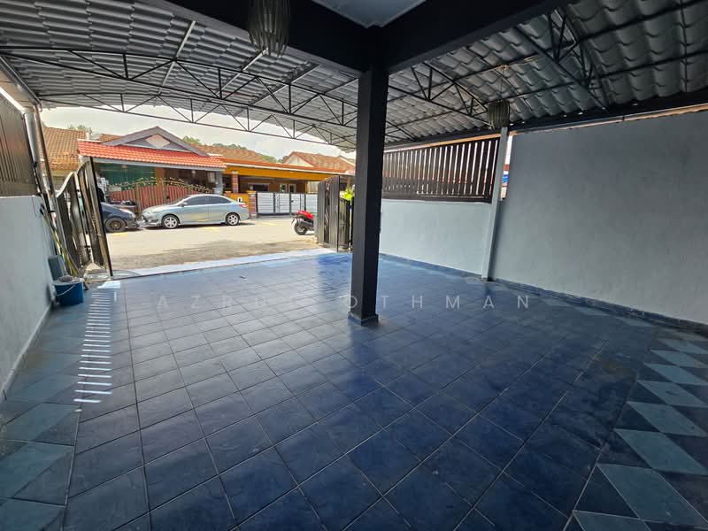 1-storey Terraced House for Sale in Taman College Heights (Sikamat) - Azrul Othman - Exterior - PropertyGuru.com.my