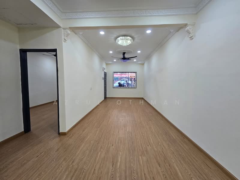 1-storey Terraced House for Sale in Taman College Heights (Sikamat) - Azrul Othman - Interior - PropertyGuru.com.my