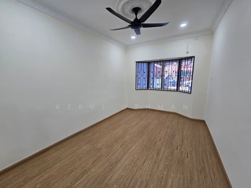 1-storey Terraced House for Sale in Taman College Heights (Sikamat) - Azrul Othman - Interior - PropertyGuru.com.my