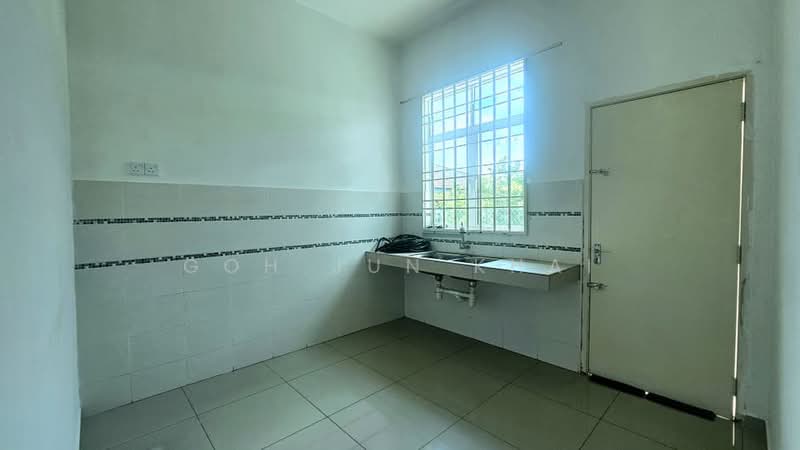 Semi-Detached House for Rent in Taman Bukit Katil Damai (Bukit Katil) - Goh Jun Khai - Kitchen - PropertyGuru.com.my