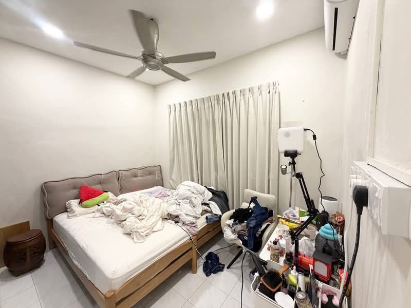 1-storey Terraced House for Sale in Taman Ungku Tun Aminah (Skudai) - Freedom Lam - Bedroom - PropertyGuru.com.my
