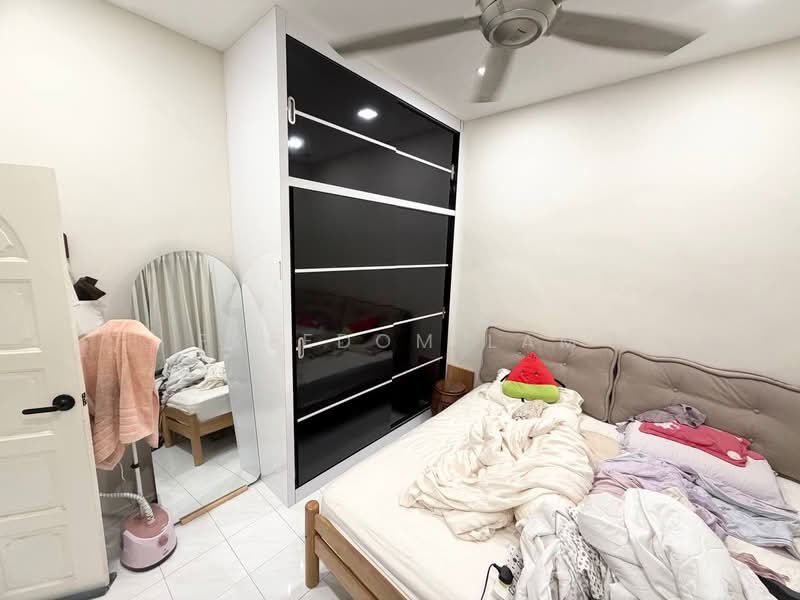 1-storey Terraced House for Sale in Taman Ungku Tun Aminah (Skudai) - Freedom Lam - Bedroom - PropertyGuru.com.my