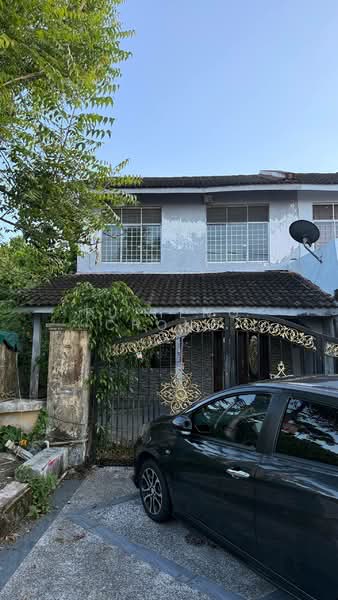 2-storey Terraced House for Sale in Taman Bukit Kempas (Tampoi) - Fu Heng Chong - Exterior - PropertyGuru.com.my