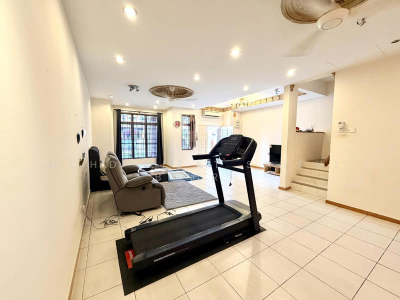 Rumah Teres 2 Tingkat untuk Dijual di Sepang (Selangor) - Mohd Aizat Saiful Bahri - Living Room - PropertyGuru.com.my