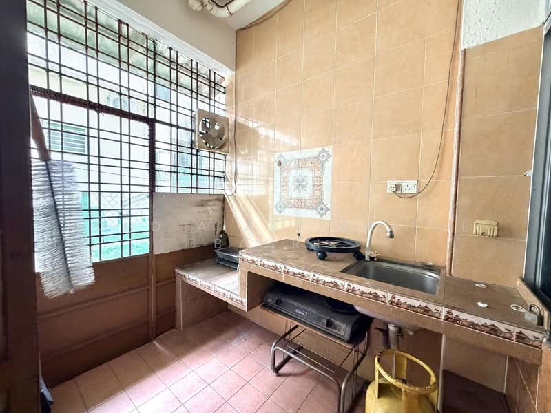 Rumah Teres 2 Tingkat untuk Dijual di Sepang (Selangor) - Mohd Aizat Saiful Bahri - Kitchen - PropertyGuru.com.my