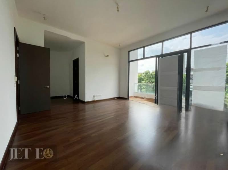 Rumah Berkembar untuk Dijual di Eco Sanctuary (Telok Panglima Garang) - Daniel Kok - Living Room - PropertyGuru.com.my