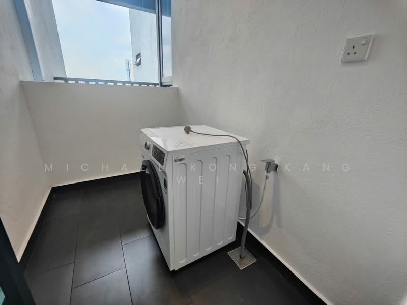 Servis Apartment untuk Dijual di 10 Stonor - Michael Kong Kang Wei - Balcony - PropertyGuru.com.my