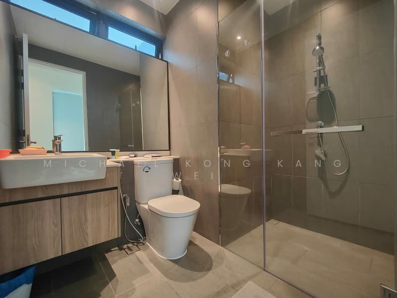 Servis Apartment untuk Dijual di 10 Stonor - Michael Kong Kang Wei - Bathroom - PropertyGuru.com.my