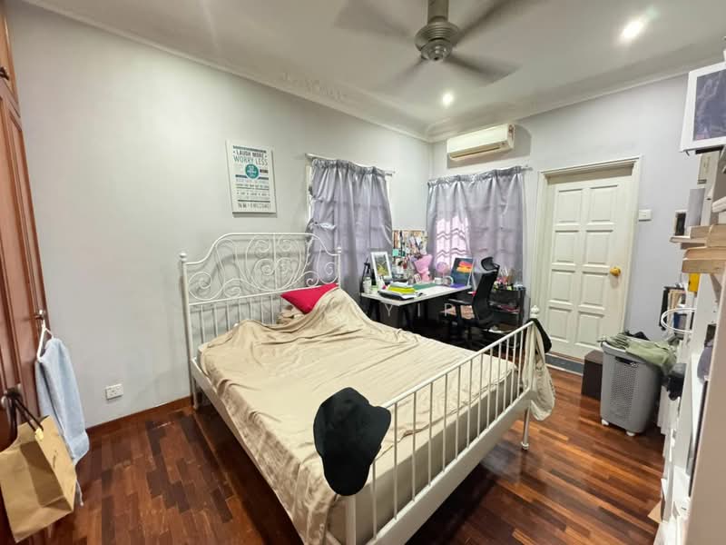 Bungalow for Sale in Bandar Country Homes (Rawang) - Tom Yip - Bedroom - PropertyGuru.com.my