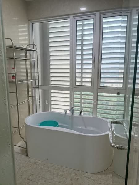 Kondominium untuk Disewa di Pavilion Hilltop - Kelvin Loo - Bathroom - PropertyGuru.com.my