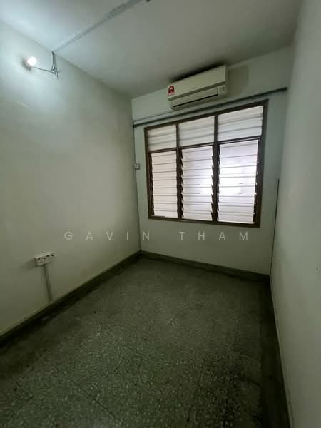 2-storey Terraced House for Sale in Taman Overseas Union (Taman Oug) (Jalan Klang Lama (Old Klang Road)) - Gavin Tham - Bedroom - PropertyGuru.com.my
